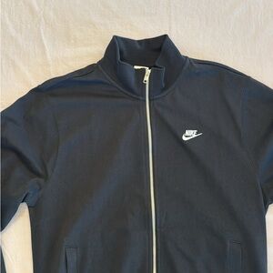 Nike Men's Black Windbreaker Jacket